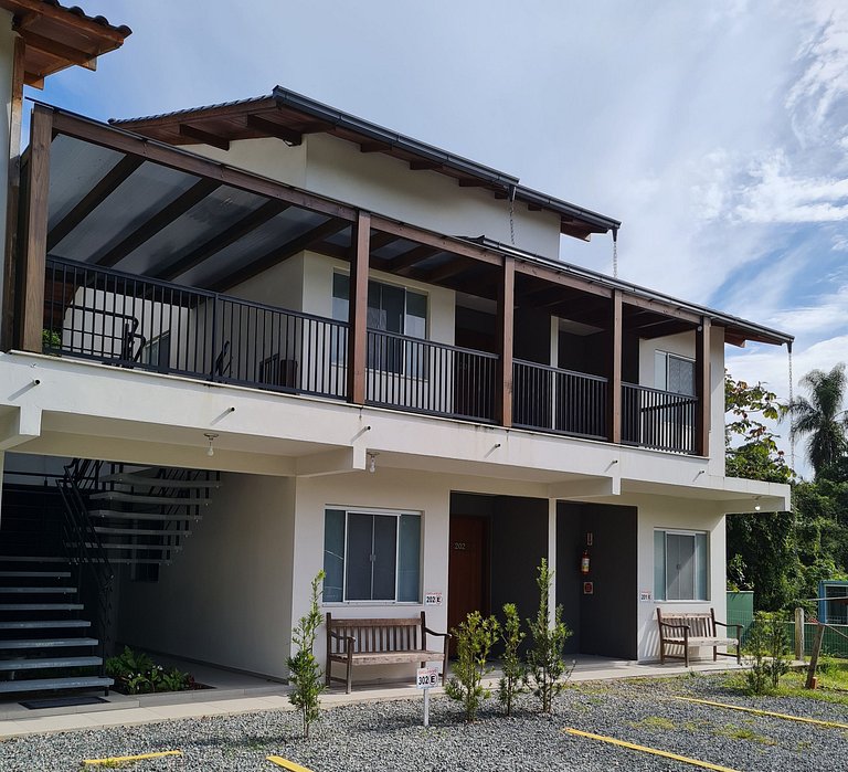 Praia, parque e natureza! Apto com Cozinha