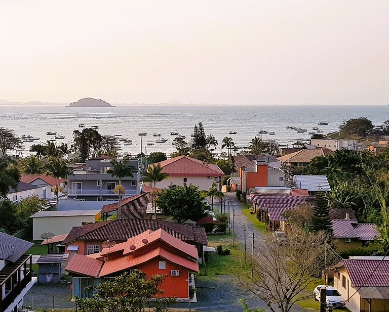 Chalé c/ Churrasqueira próximo à praia e ao Parque
