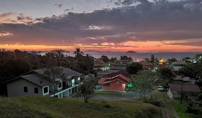 Chalé de 3 Quartos com Churrasqueira
