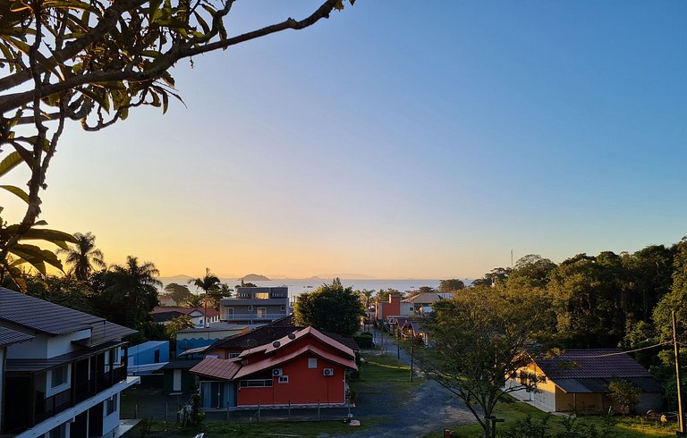 Chalé c/ Churrasqueira próximo à praia e ao Parque